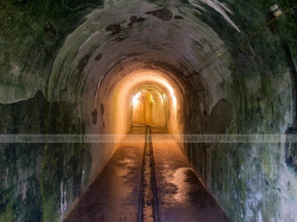 U shape tunnel Cat Ba cannon fort