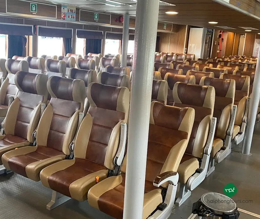 Các hàng ghế trên tàu Tuần Châu Express V