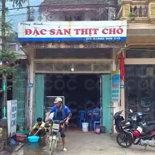 Restaurant storefront in Sapa advertising dog meat