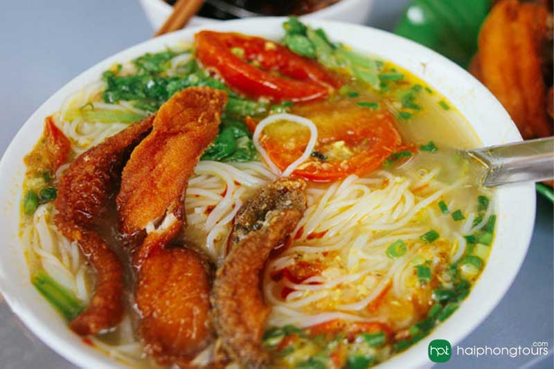 Spicy fish noodle Le Loi