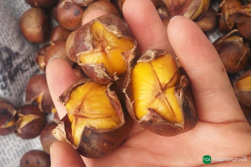 What makes this Haiphong roasted chestnuts stall crowded?