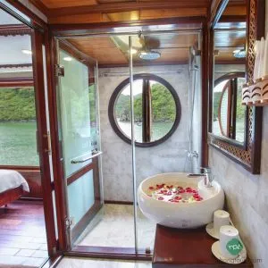 Bathroom Oriental Sail