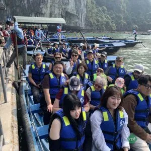Boat ride at Luon cave