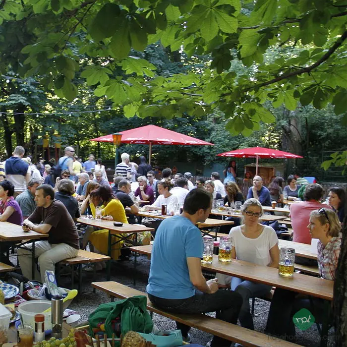 Quán bia sân vườn ở Munich
