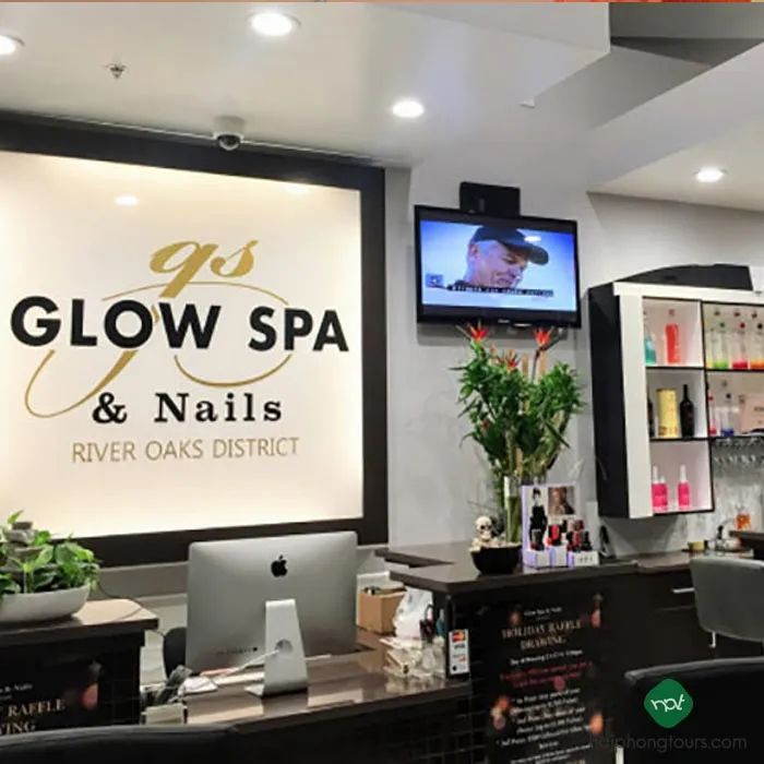 Glow Spa Massage in District 1
