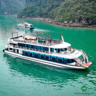 Luxury Halong bay day cruise
