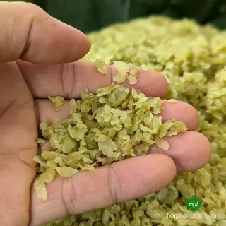 Green rice flakes from Thac Village in Hai Phong